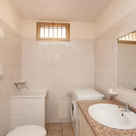 Mari Apartment *